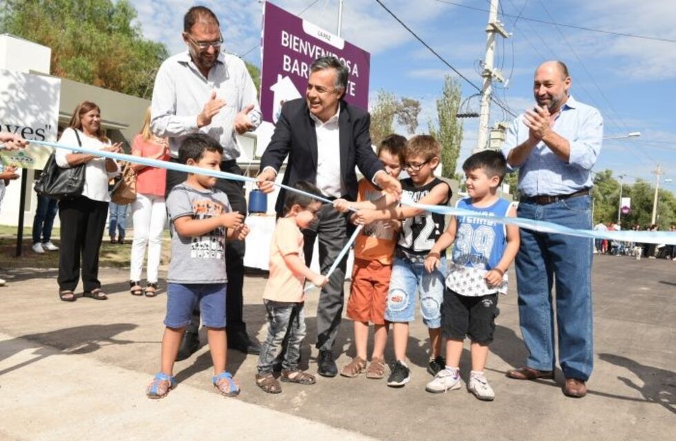 Cornejo: "Hemos reactivado la obra pública en toda la provincia"