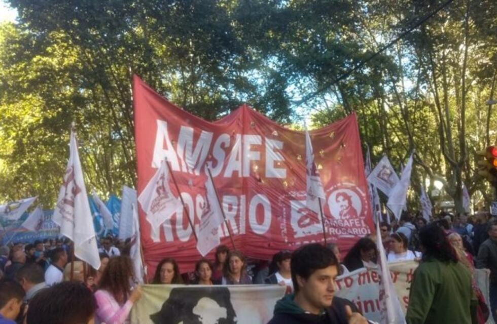 Los gremios docentes de Rosario informaron que se registra un alto acatamiento al paro nacional