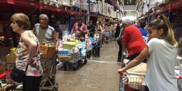 Supermercados y mayoristas colapsados por el coronavirus en mendoza