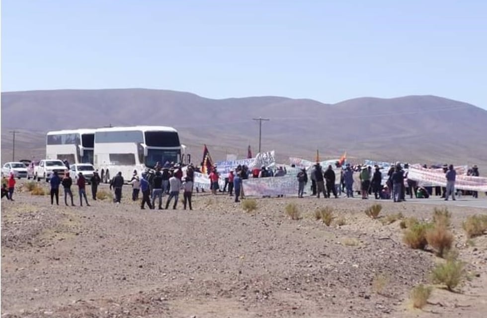 Comunidades aborígenes permanecen en la Ruta 52