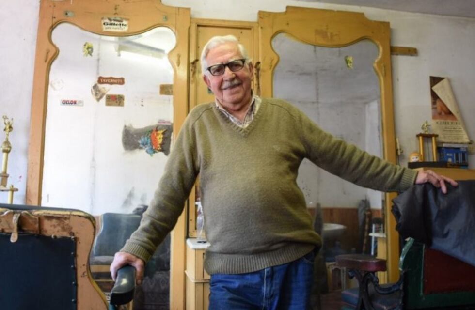 El puntano es peluquero hace 60 años y mantiene su pasión intacta