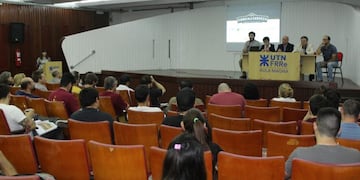 Los cerveceros de la región se dieron cita en el Aula Magna de la UTN\u002E (Prensa UTN)