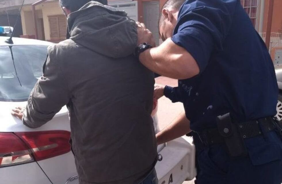Fue detenido por infringir una orden de restricción contra su madre