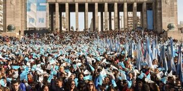 Estudiantes de todo el país se dan cita en monumento a partir del próximo jueves\u002E (Archivo)