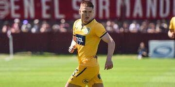 Leonardo Gil, volante de Rosario Central, ante Lanús\u002E (CARC)