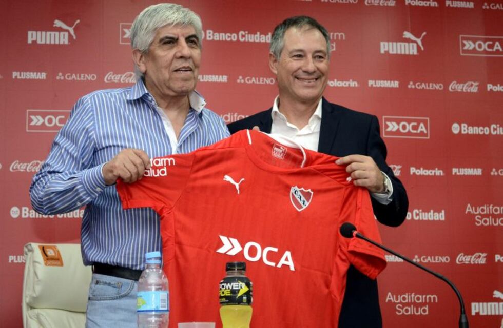 Independiente dio el primer paso para que Ariel Holan se quede