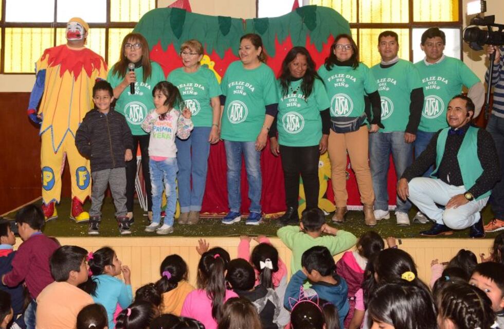 Trabajadores de la sanidad festejaron con sus niños, en varias ciudades