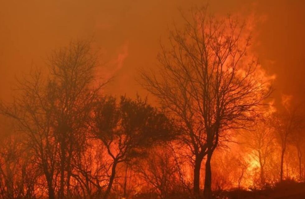 Incendios en Copacabana, la particular comuna que tiene un solo teléfono para comunicarse