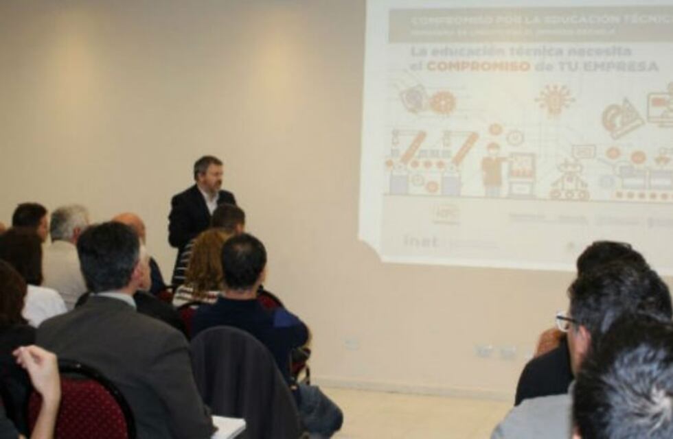 Presentaron un programa de créditos para escuelas técnicas de Córdoba