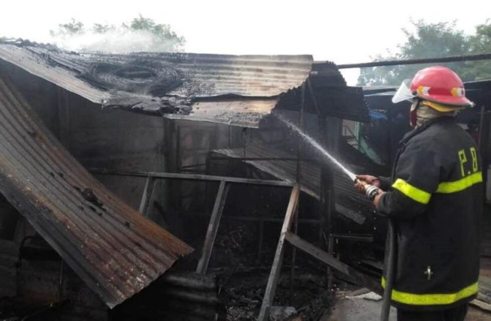 Pérdidas totales tras un incendio en "El Club del Trueque"