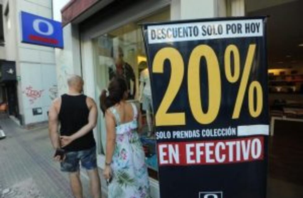 El Gobierno promete verificar el cumplimiento de "Precios Transparentes"