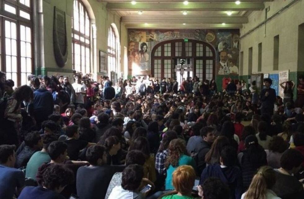 Por las tomas, computarán las faltas a los estudiantes del Nacional Buenos Aires y el Pellegrini
