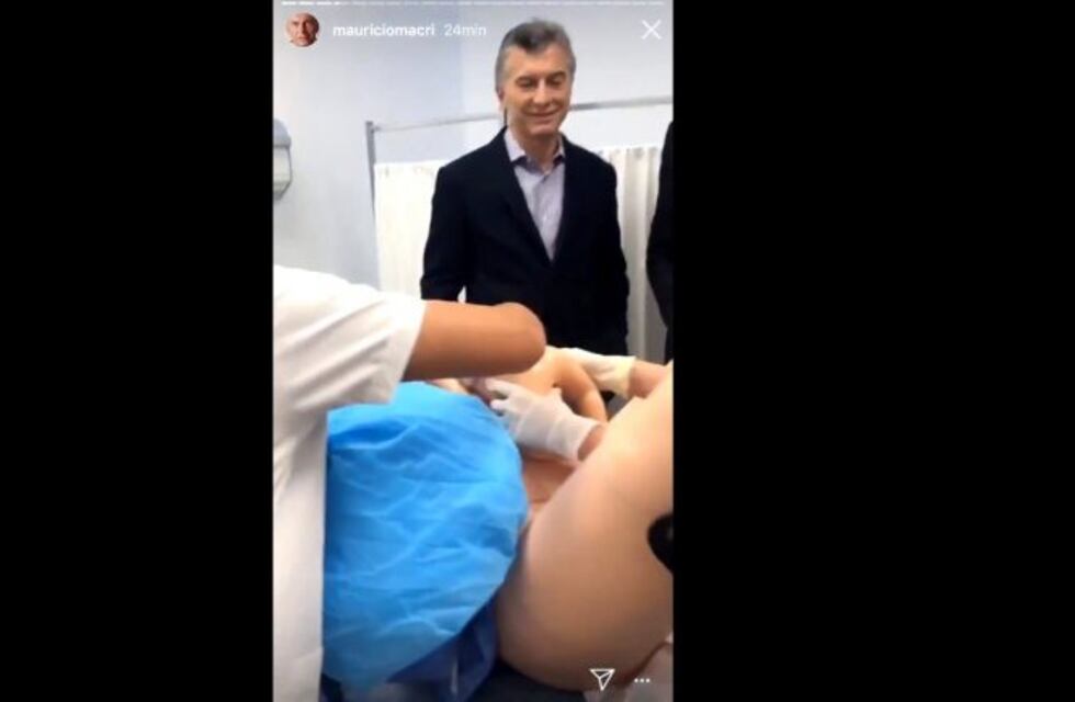El video de Macri en el simulacro de un parto que se hizo viral