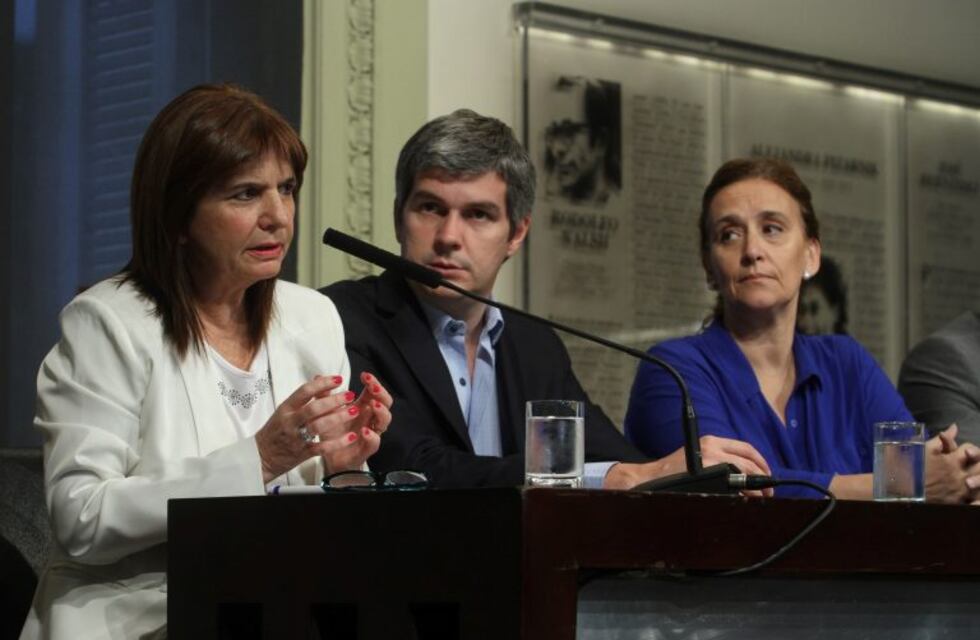 Demandan al Gobierno para que reabra pesquisa interna por el acuerdo del Correo Argentino