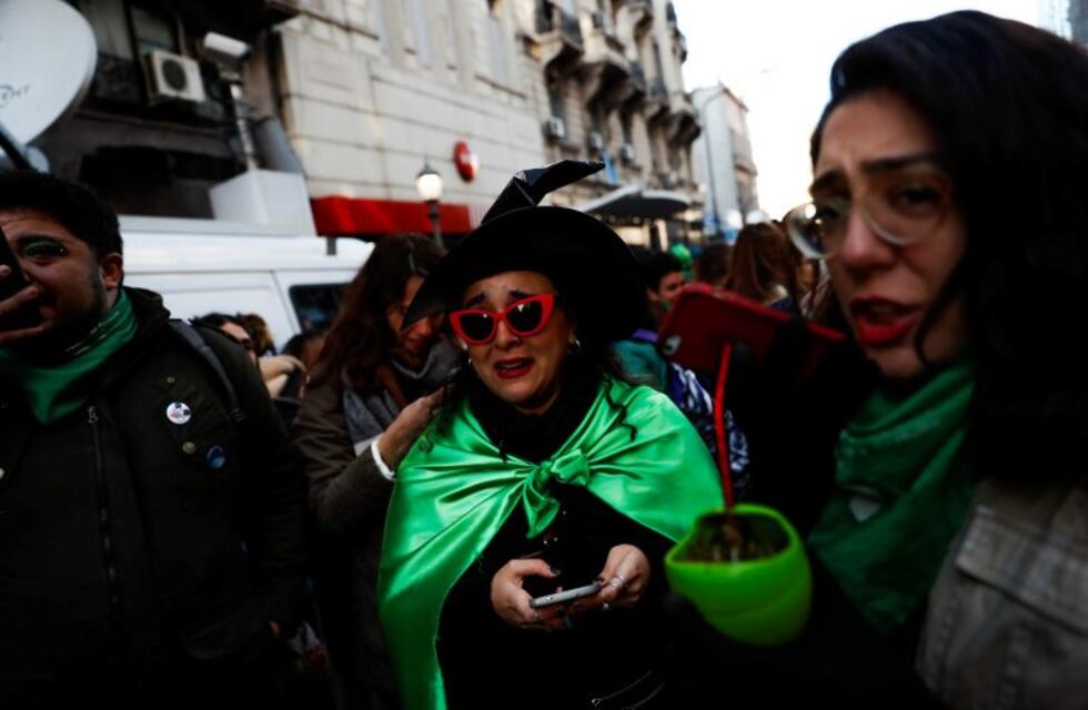 Las mejores imágenes de las reacciones tras la media sanción al aborto legal