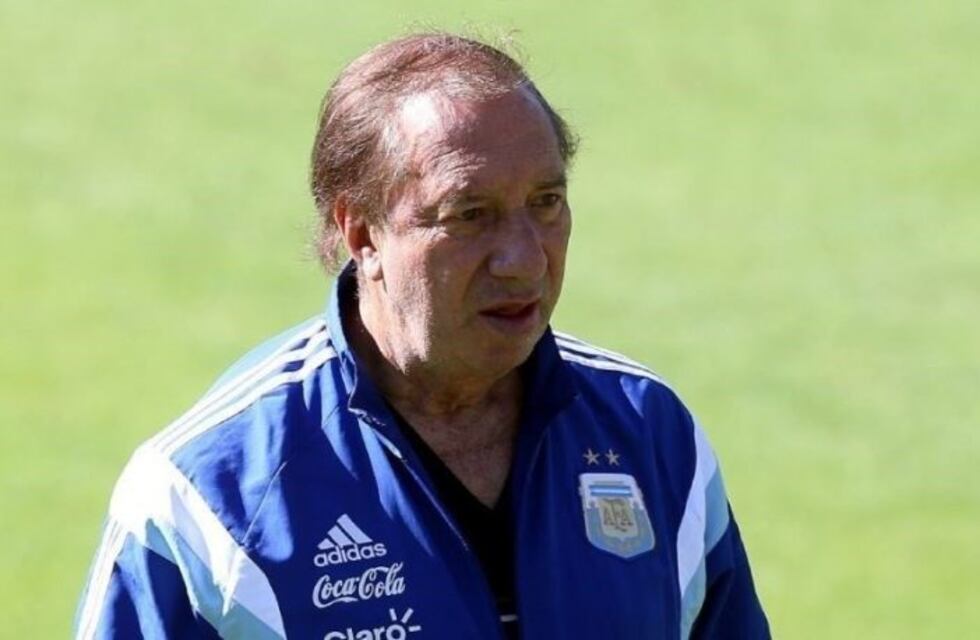 El hermano de Carlos Bilardo aseguró que el laboratorio que le hizo el hisopado se equivocó y no tiene coronavirus