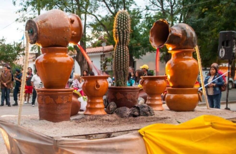 No es un sueño: un festival de Salta cuenta con una fuente inagotable de vino