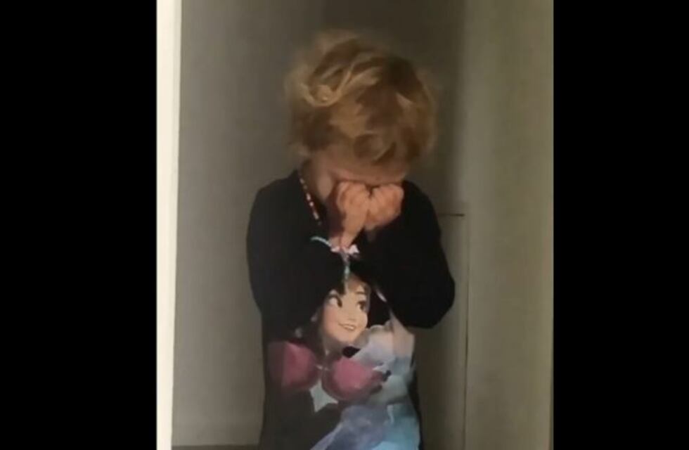 La hija de Evangelina Anderson agarró los maquillajes de su mamá y así quedó