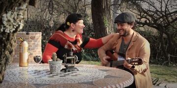 La comediante Lara Carignano junto a Raly Barrionuevo\u002E