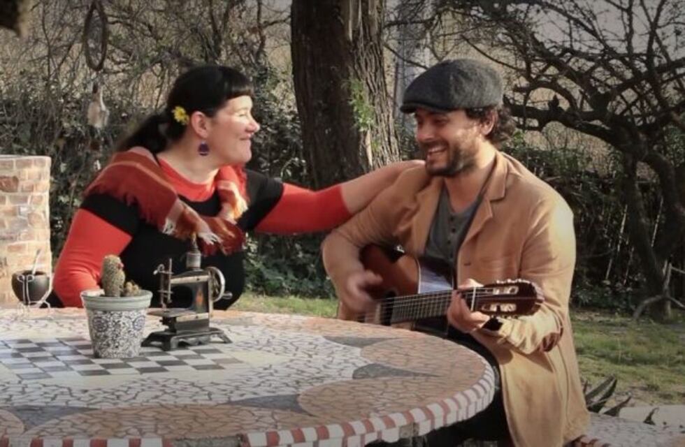 Raly Barrionuevo y Lara Carignano juntos en Envuelta en mi espejo