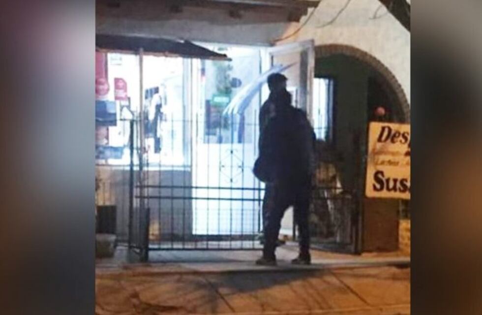 Un comerciante junto a un amigo corrió a los golpes a dos asaltantes