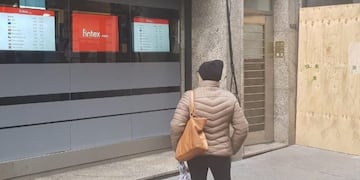 El dólar empezó operando en suba en Rosario y gradualmente se contenía por debajo de los 38 pesos\u002E (Vía Rosario)