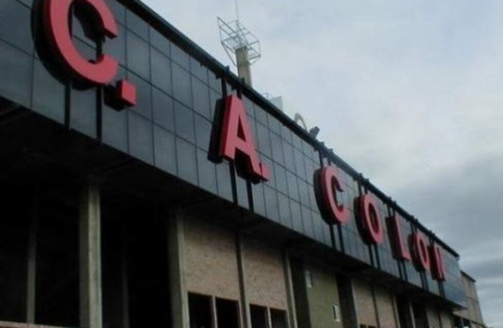 Foto viral, droga y polémica: juveniles de Colón en la mira por consumir marihuana