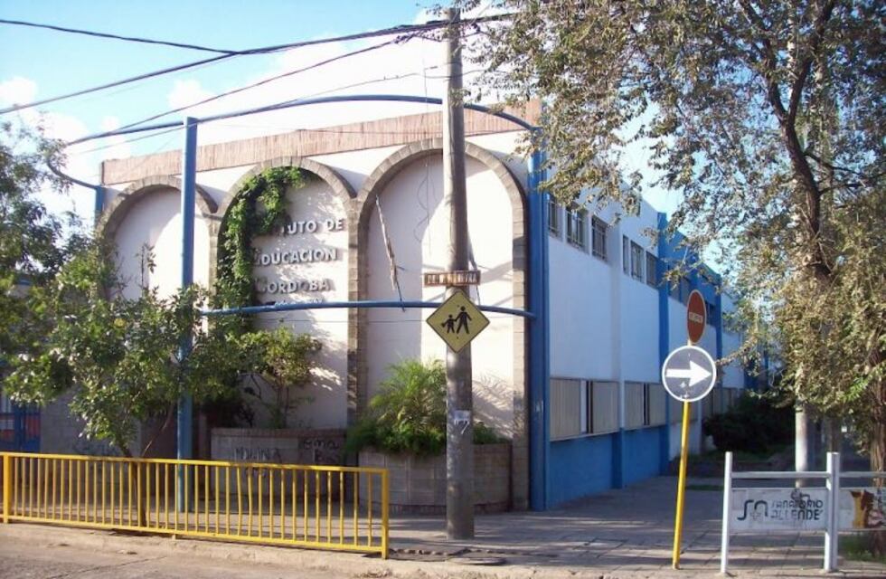 Un vecino atacó con balazos de aire comprimido a alumnos de un colegio