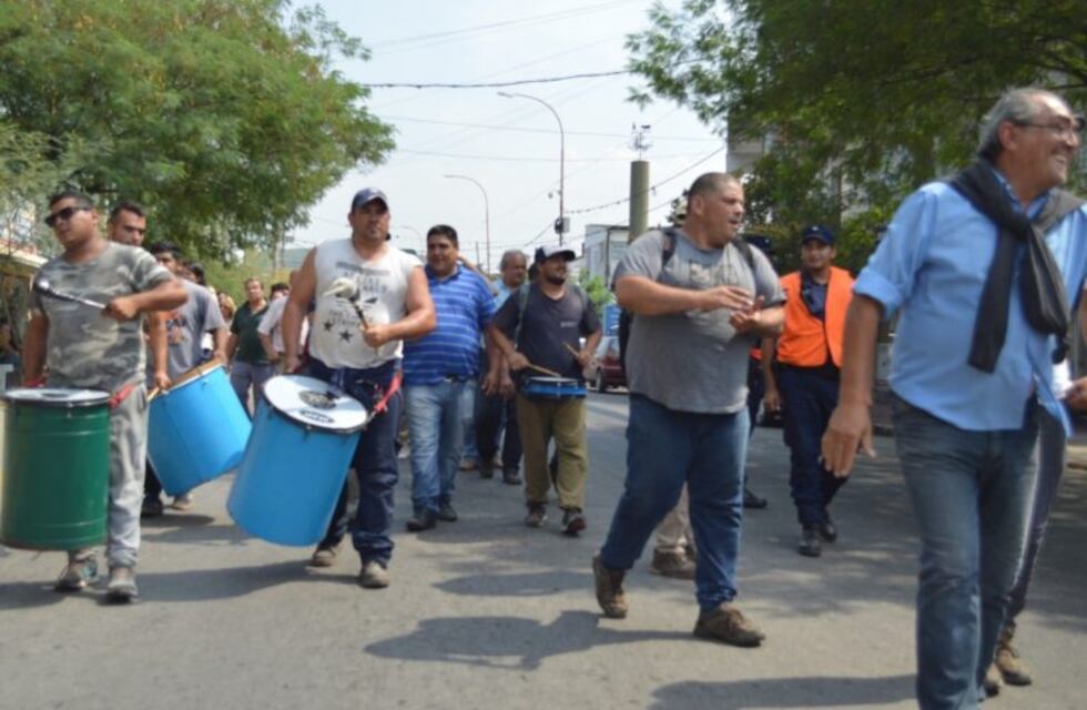 Río Ceballos: paro general de empleados municipales