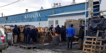 Conflicto fabril en Río Grande\u002E Australtex\u002E
