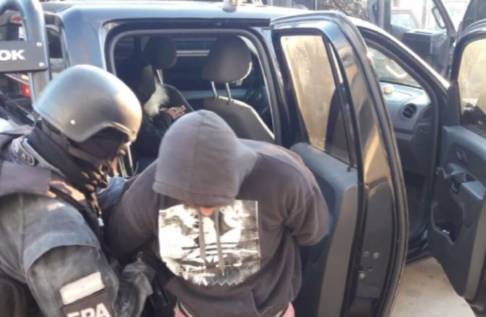 Arroyito: dos hombres y una mujer detenidos por fraccionamiento y comercialización de sustancias ilícitas