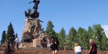 La zona mu00e1s elegida por los turistas fue el Valle de Uco, con 76%. Le sigue la alta montau00f1a, con 68%.