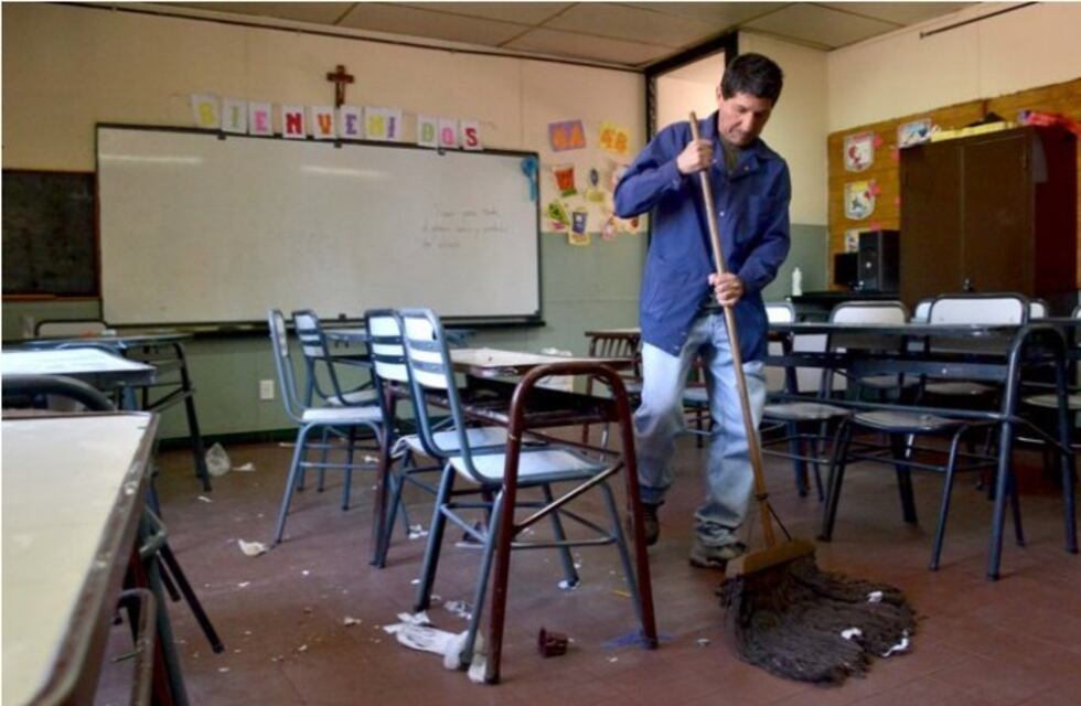 Celadores de Mendoza piden un aumento salarial de emergencia