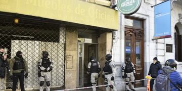 Allanamiento en Hostel Alvear