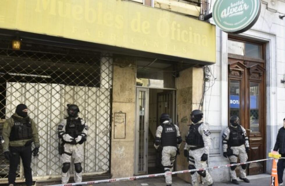 Córdoba: allanamiento en un hostel, con pasajeros nacionales y extranjeros