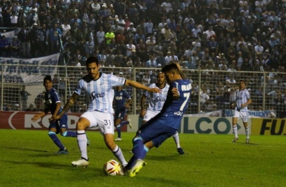 En un partidazo, Atlético empató 2-2 con Racing en su arranque en la Superliga
