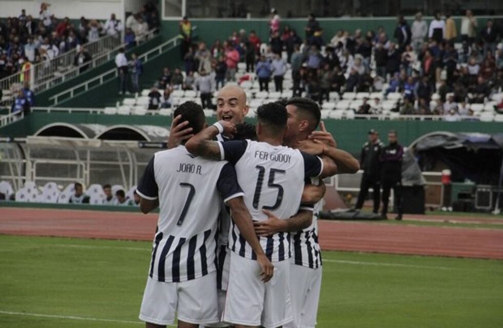 Miralo otra vez: el gol de arco a arco de Ramírez que le da el triunfo a la T