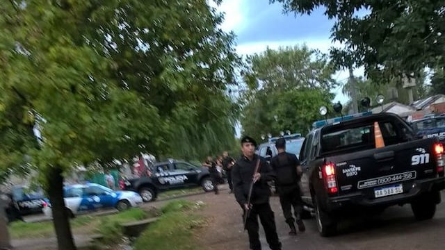 Dirigentes de la comunidad qom denunciaron represiu00f3n ilegal de la policu00eda durante allanamientos en Rouillu00f3n al 5300.