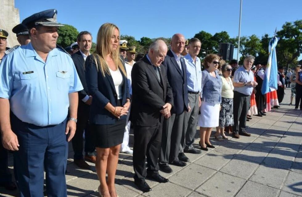 Lifschitz recordó a las víctimas de la tragedia de la Ruta 33 durante el acto oficial del 27 de febrero