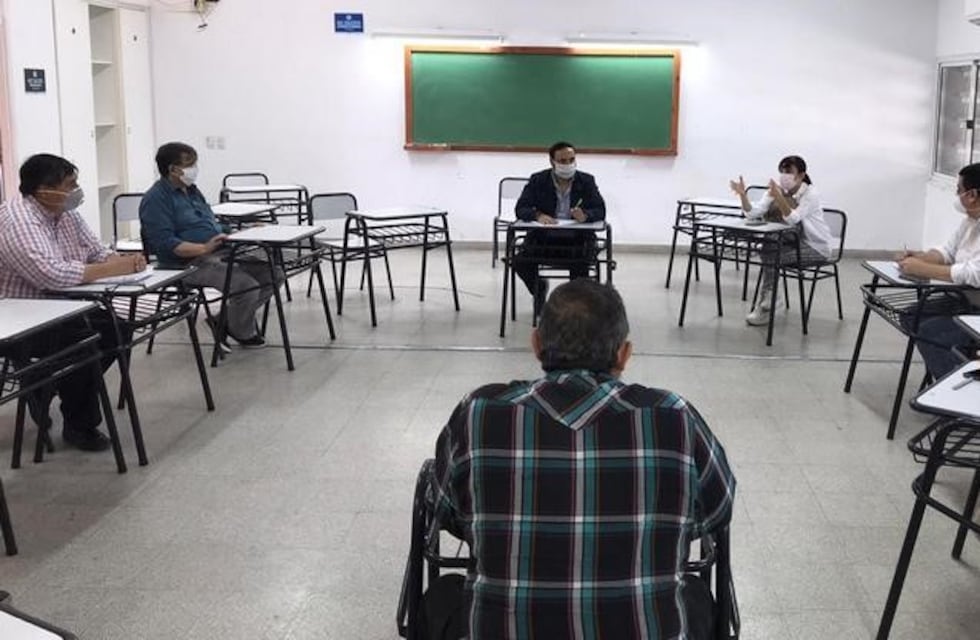 El COE se reunió con médicos e ingenieros de la UNT y de la UTN que trabajan en el desarrollo de respiradores