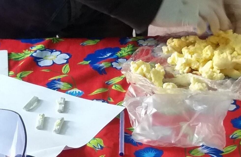 En el penal de Villa Urquiza intentaron ingresar drogas ocultas en yerba y queso