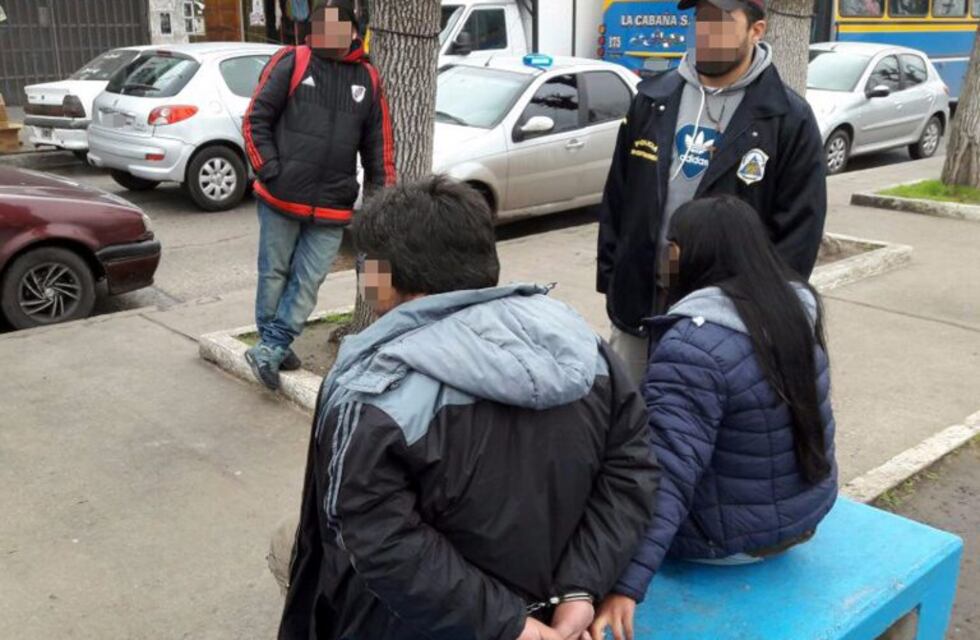 Detienen a una hermana del "Gordo Toti", un traficante detenido en la Villa Carlos Gardel
