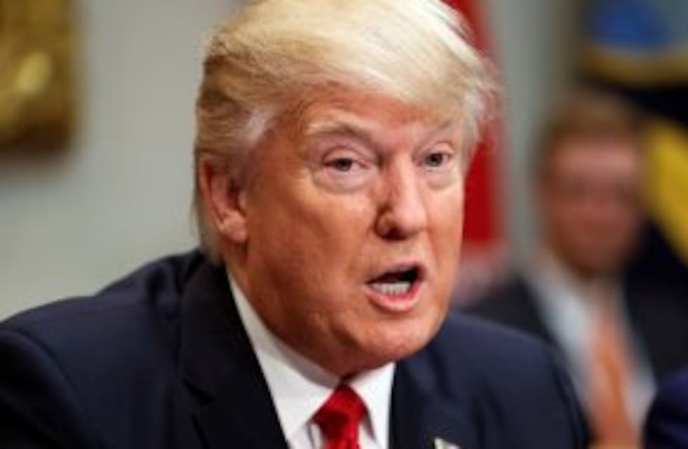 Trump elevó la tensión con Irán y se peleó con Arnold Schwarzenegger