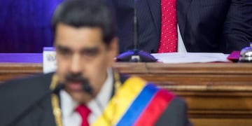 Diosdado Cabello y Nicolás Maduro. (Foto: EFE/ Rayner Peña)
