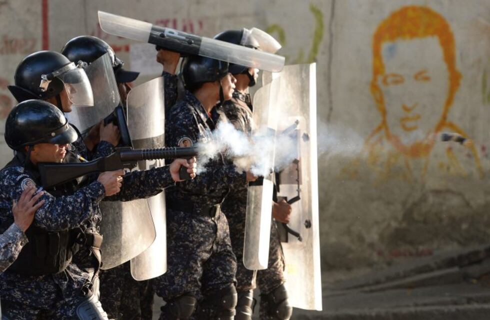 Venezuela confirmó la detención de 27 militares tras la sublevación militar en Cotiza