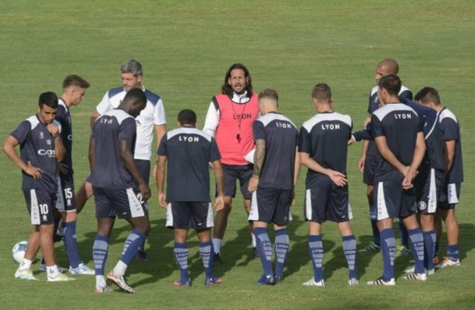 La Lepra necesita ganar y Astudillo ensayó un cambio ante Almagro