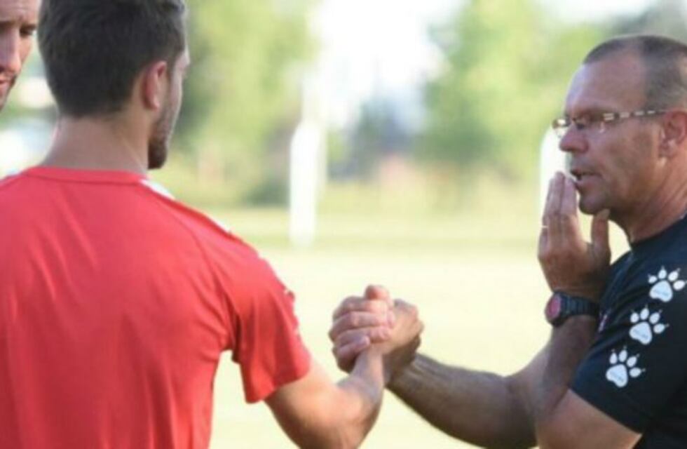 La formación de Instituto para el debut de César Zabala