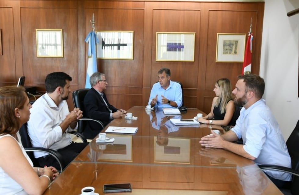 Minibuses: llega un subsidio y no sube el boleto