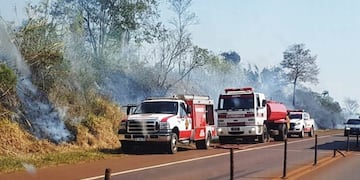 Combate contra el fuego en los campos de pajonales y flora diferente del sur misionero\u002E