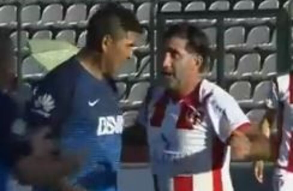 Escándalo en el "fútbol senior": Boca y River de Uruguay casi terminan a las piñas